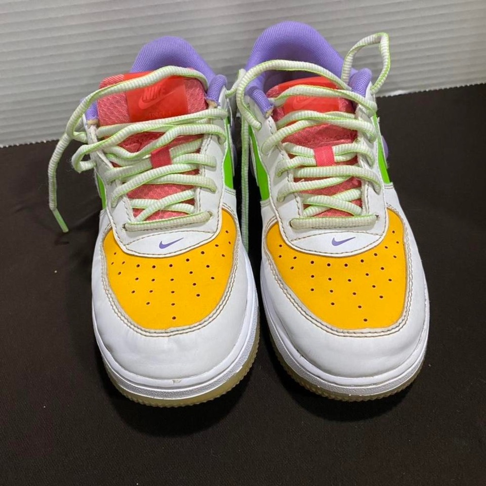 Nike Air Force 1 trainers in white and multi-color sneakers size 3Y. SKU317